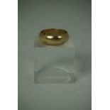 9ct Gold Band, Stamped 375, Ring size V, 8.2 grams