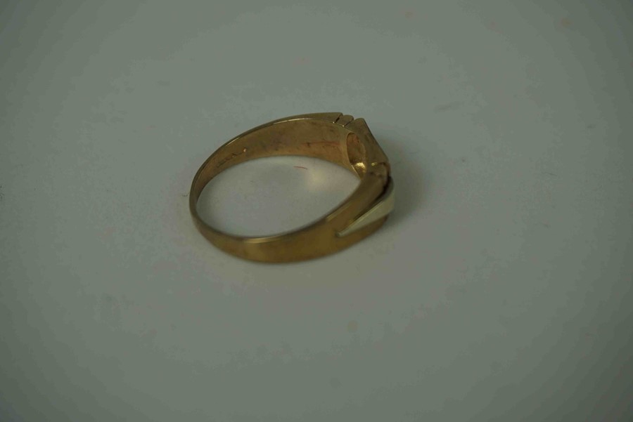 9ct Gold Gents Ring, Set with a small Diamond stone, Stamped 375, Ring size Z + 3, 5.8 grams - Image 9 of 10