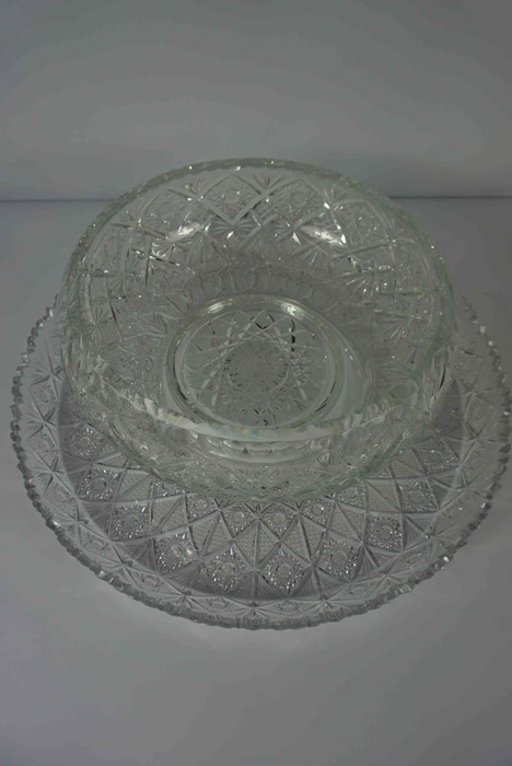 Three Pieces of Crystal and Cut Glass, Comprising of a Large Circular Dish, Crystal Bowl, And a - Image 2 of 5