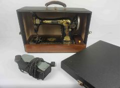 Vintage Singer Sewing Machine, 30cm high, 50cm wide, 23cm deep, In fitted Box