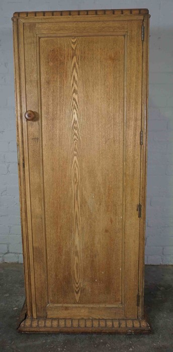 Art Nouveau Style Oak Cupboard, circa late 19th / early 20th century, Having two Doors enclosing a - Image 2 of 5