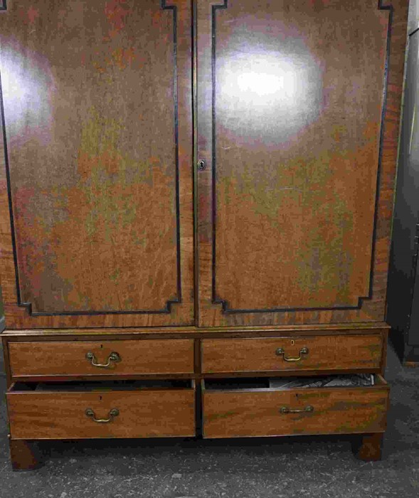 Gillows Style Mahogany Linen Press / Wardrobe, circa 19th century, Having two Doors, Decorated - Image 2 of 4