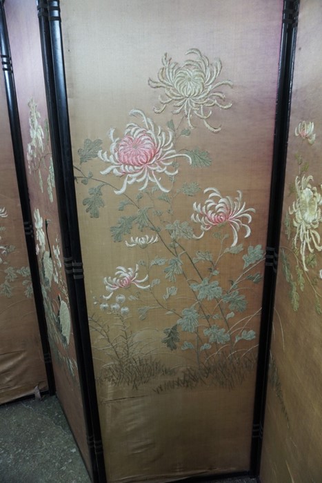 Japanese Style Dressing Screen, Having four Sections, Decorated with Silk lined Panels, 170cm - Image 9 of 12