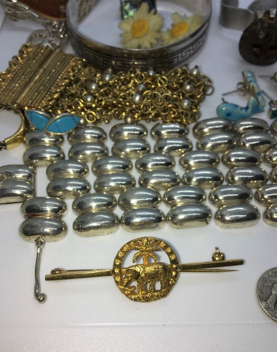 Quantity of Assorted Jewellery, To include a Yellow Metal Mourning Brooch, Monogrammed to the - Image 6 of 6