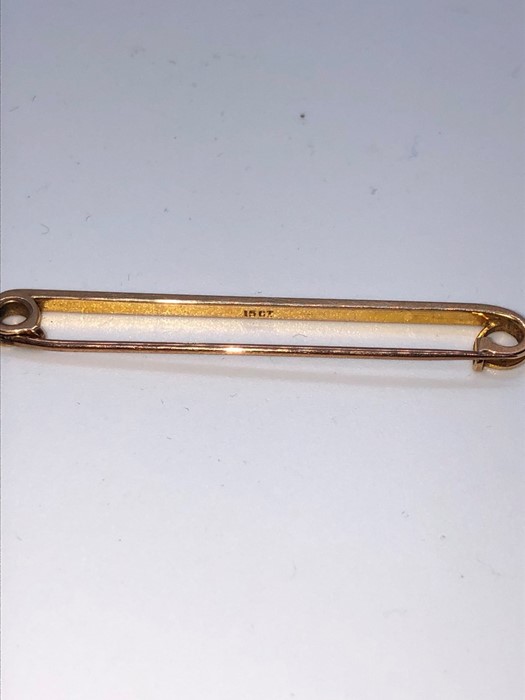 15ct Gold Brooch, In the form of a Safety Pin, Stamped 15ct, 2.6 Grams - Image 3 of 6