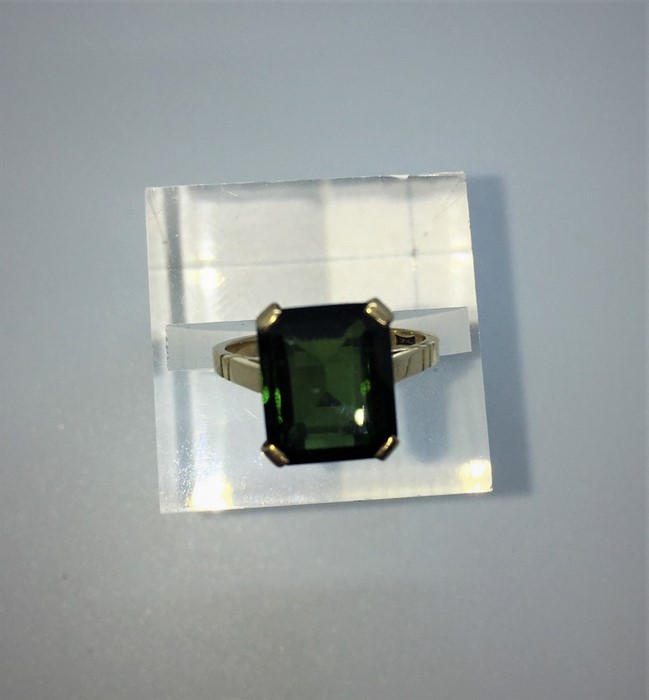 9ct Gold Ladies Dress Ring, Set with an Octagonal cut Tourmaline single stone, Gross weight 3.8 - Image 3 of 6