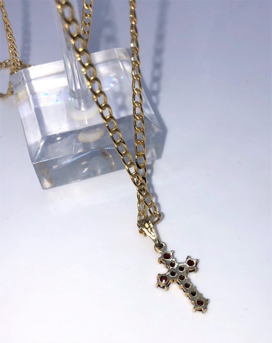 9ct Gold and Garnet Ladies Cross Pendant, On a 9ct Gold Chain, Set with 9 Graduated Garnets, Stamped - Image 4 of 5