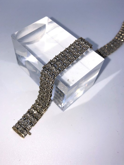 Diamond Tennis Bracelet, Set with approximately 135 Brilliant cut Diamonds, Measuring - Image 3 of 6