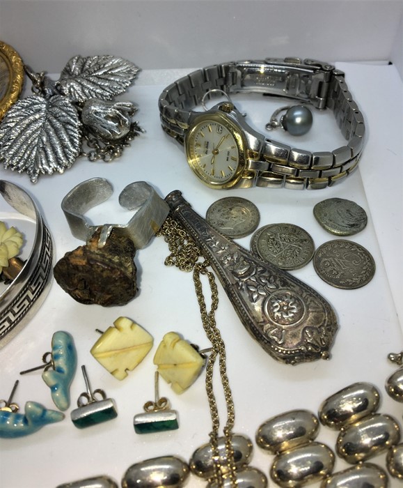 Quantity of Assorted Jewellery, To include a Yellow Metal Mourning Brooch, Monogrammed to the - Image 4 of 6