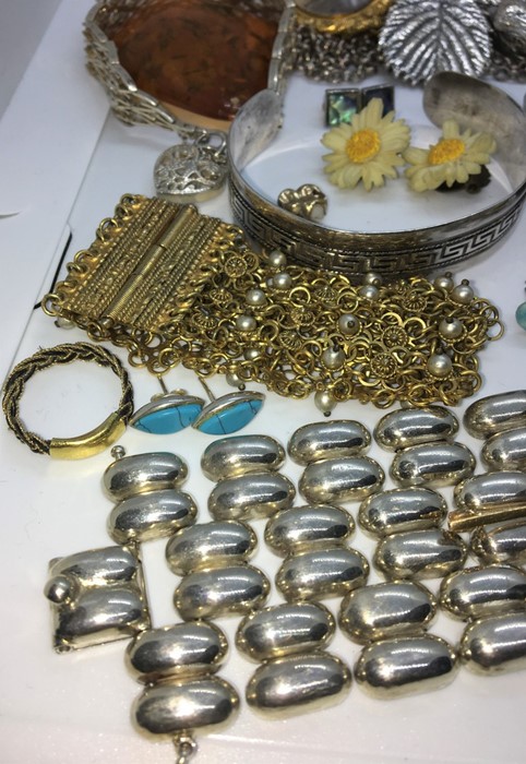 Quantity of Assorted Jewellery, To include a Yellow Metal Mourning Brooch, Monogrammed to the - Image 3 of 6