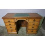 Victorian Aesthetic Style Oak Kneehole Desk, Having two large Drawers, Flanked by four small