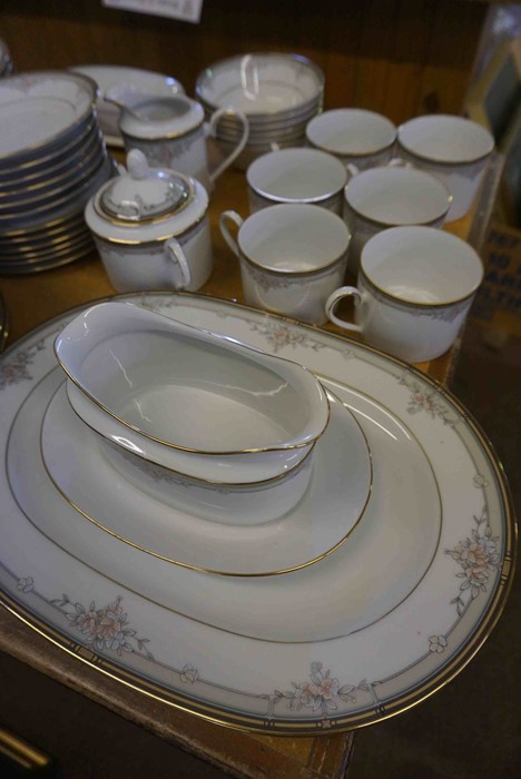 Noritake "Blossom Mist" Porcelain Dinner Set, To include a Tureen, Dinner plates, Soup bowls, - Image 4 of 6