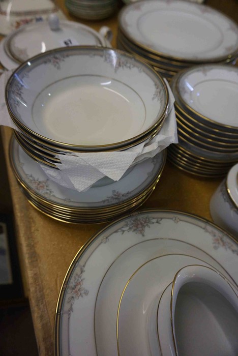 Noritake "Blossom Mist" Porcelain Dinner Set, To include a Tureen, Dinner plates, Soup bowls, - Image 6 of 6