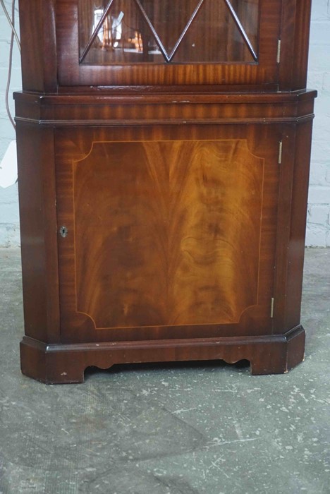 Reproduction Corner Cabinet, Having a Glazed Door enclosing Glass Shelves above a Cupboard door, - Image 2 of 5