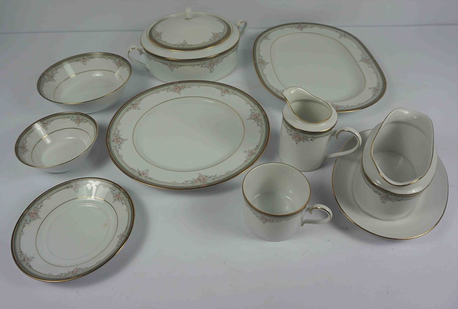 Noritake "Blossom Mist" Porcelain Dinner Set, To include a Tureen, Dinner plates, Soup bowls, - Image 2 of 6