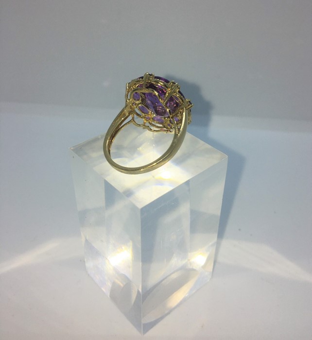 9ct Gold Amethyst and Diamond Ladies Ring, Set with 8 small Diamonds on a Large Amethyst, - Image 4 of 4