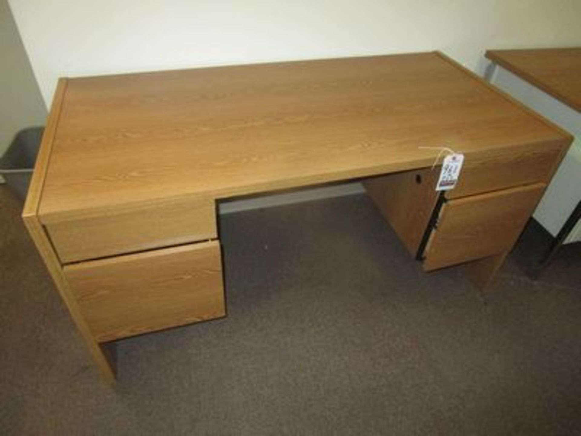 5' D.P. FORM. DESK