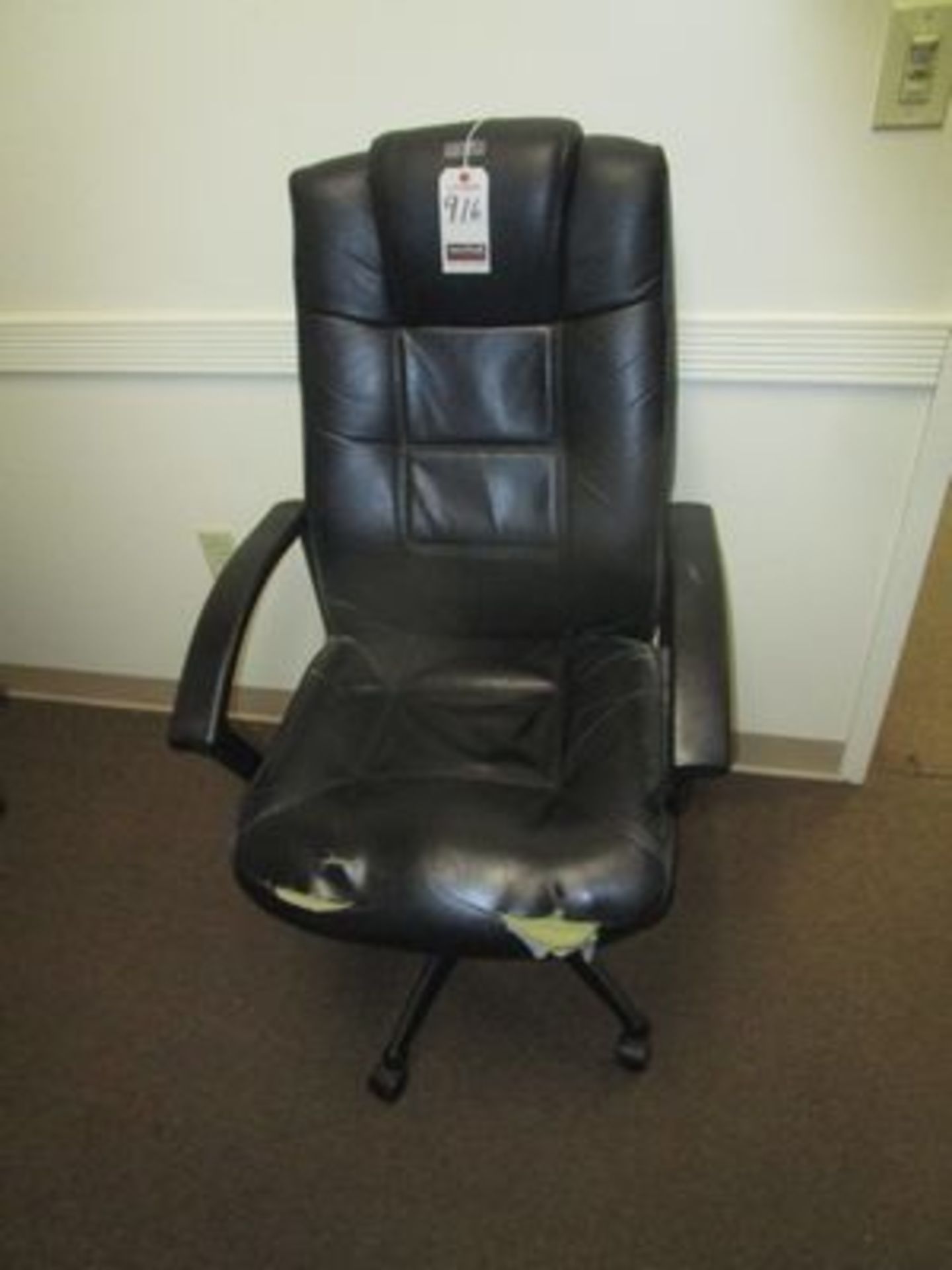 LEATHER EXEC. CHAIR