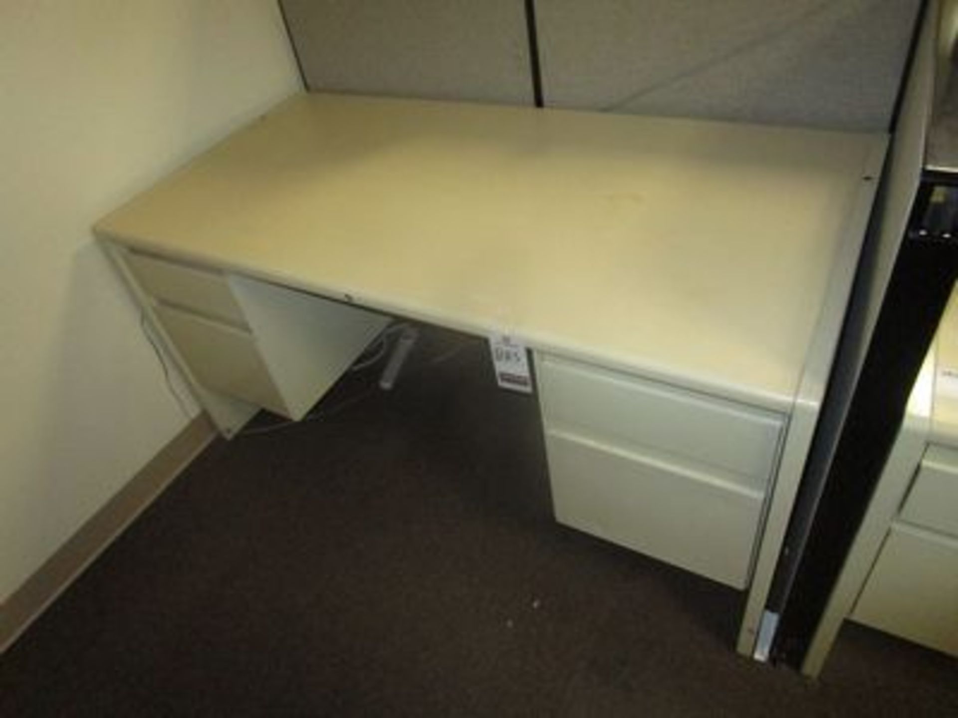 5' D.P. METAL DESK