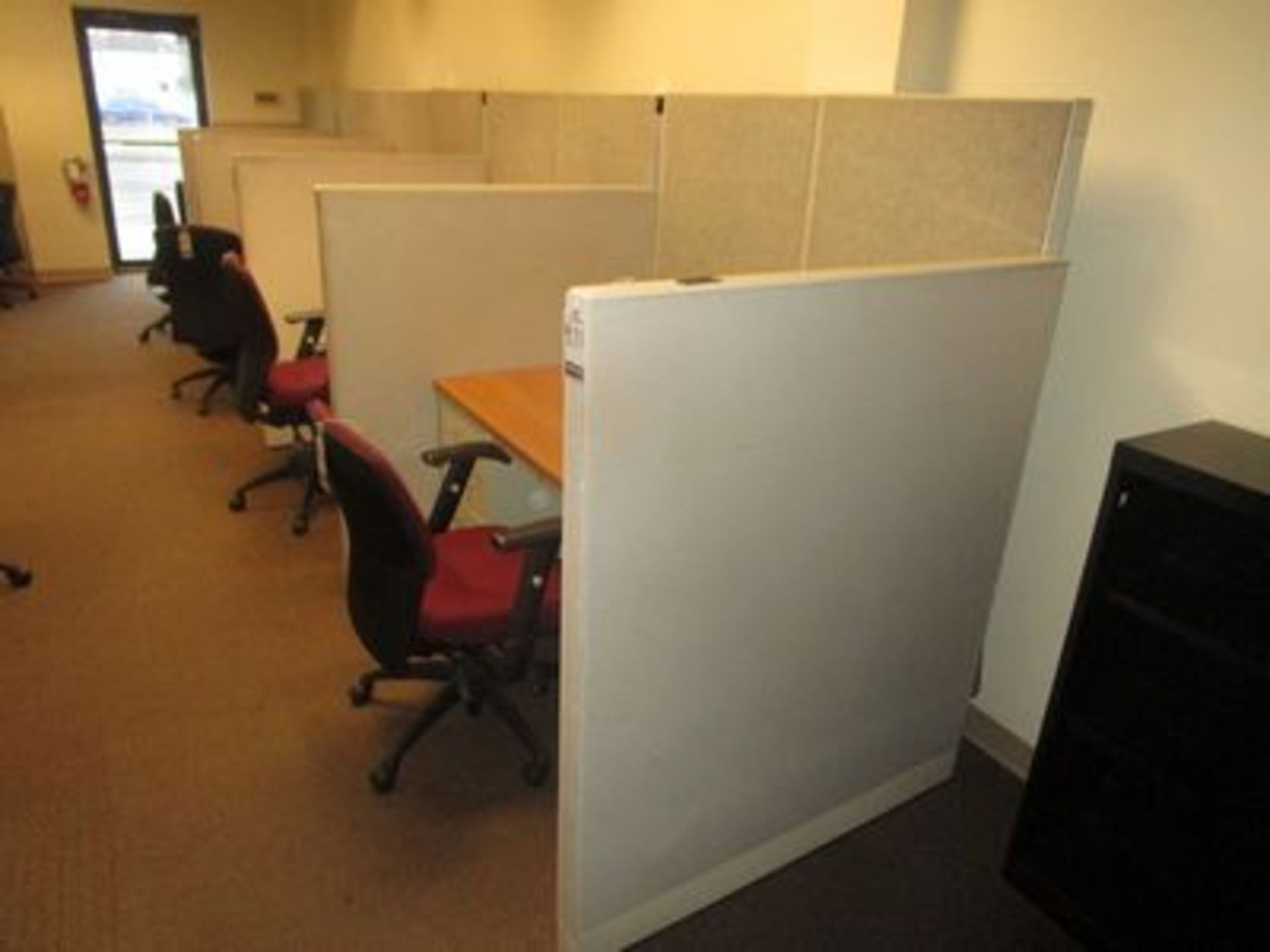 CUBICLES UPH. PARTITIONS