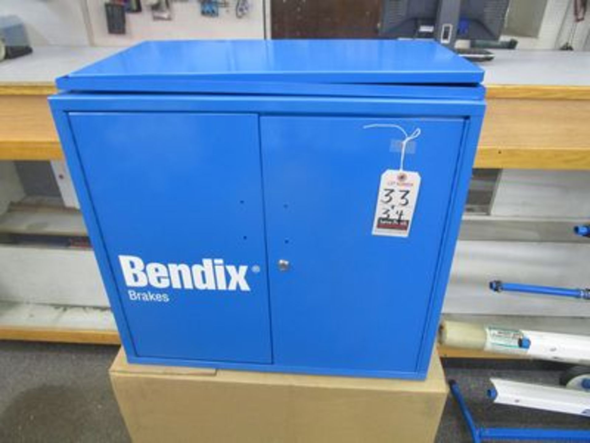 BENDIX 24" METAL 2D STORAGE CABINET