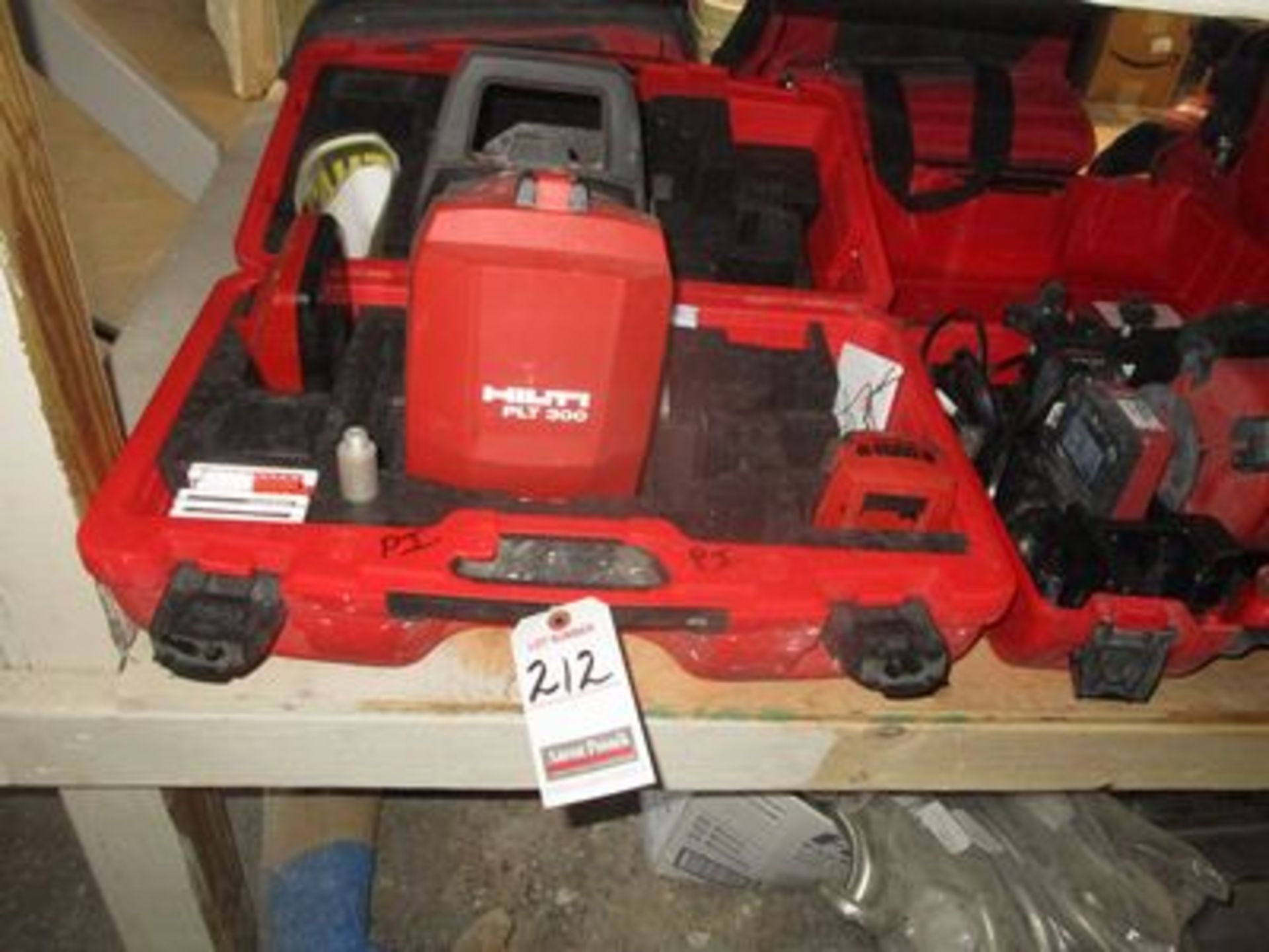 HILTI PLT300 LAY OUT CORDLESS LITHIUM SYSTEM W/ CASE & ACCESSORIES