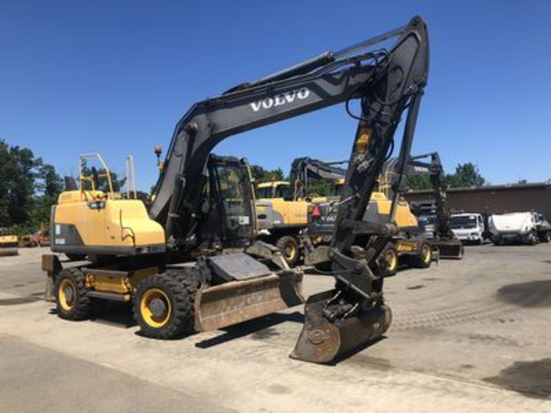 2012 VOLVO EW1600 RUBBER TIRED EXCAVATOR, ENCLOSED CAB., HEAT & AC, Q.C. 60" BUCKET, 100" BLADE, - Image 2 of 4