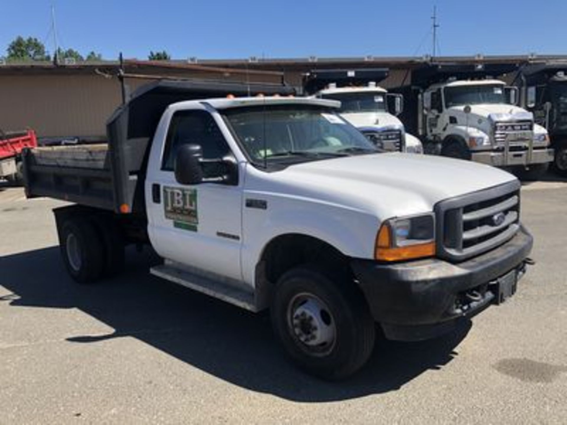 2001 FORD F-350XL SUPER DUTY DUMP TRUCK, V8 DIESEL, AT, S/A, DUAL WHEELS, 9' DUMP BODY, VIN# - Image 2 of 4