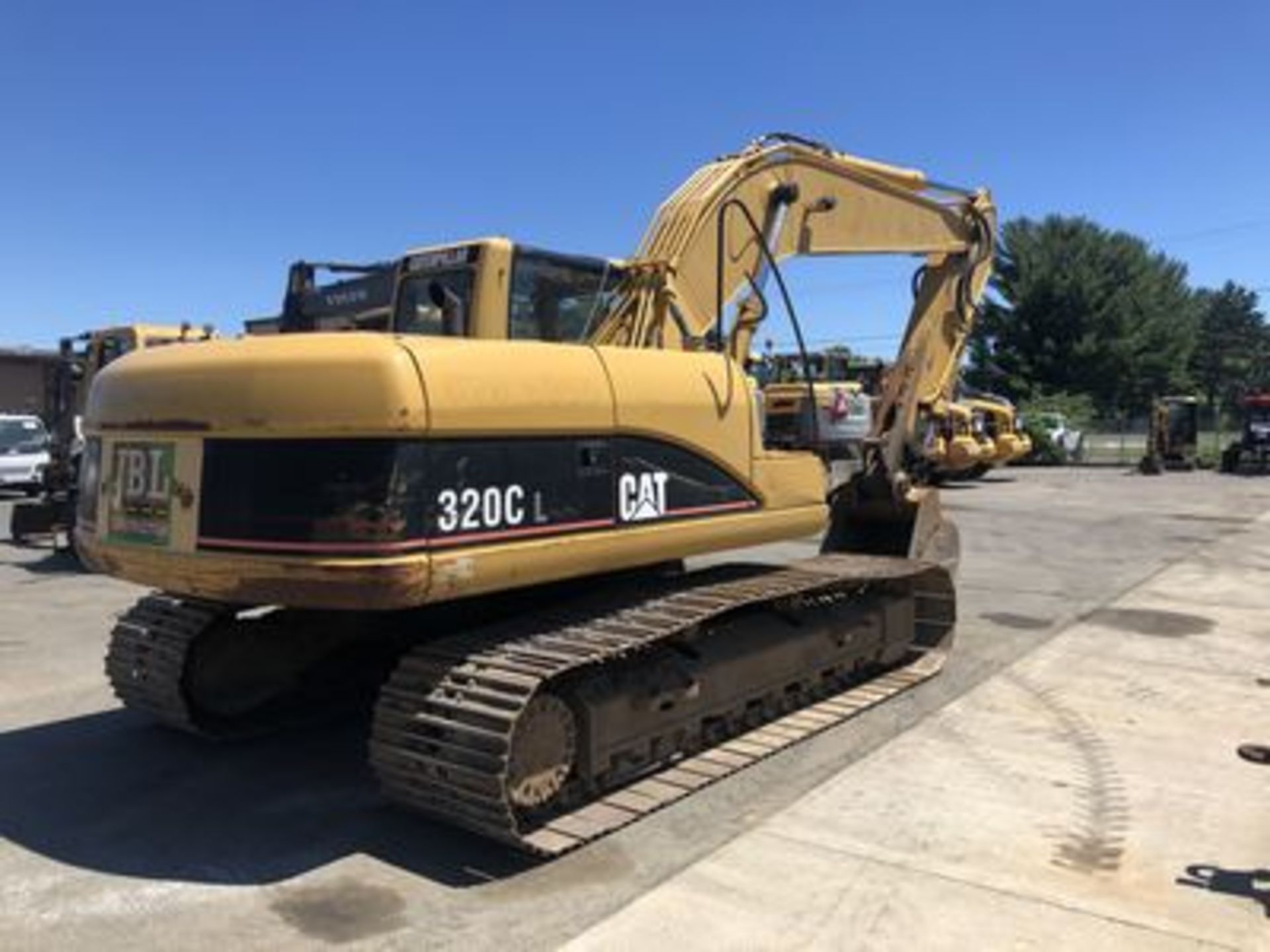 2004 CAT 320CL HYD. CRAWLER EXCAVATOR, ENCLOSED CAB., HEAT & AC, 32" PADS, 9' STICK, 36" DIGGING - Image 3 of 4