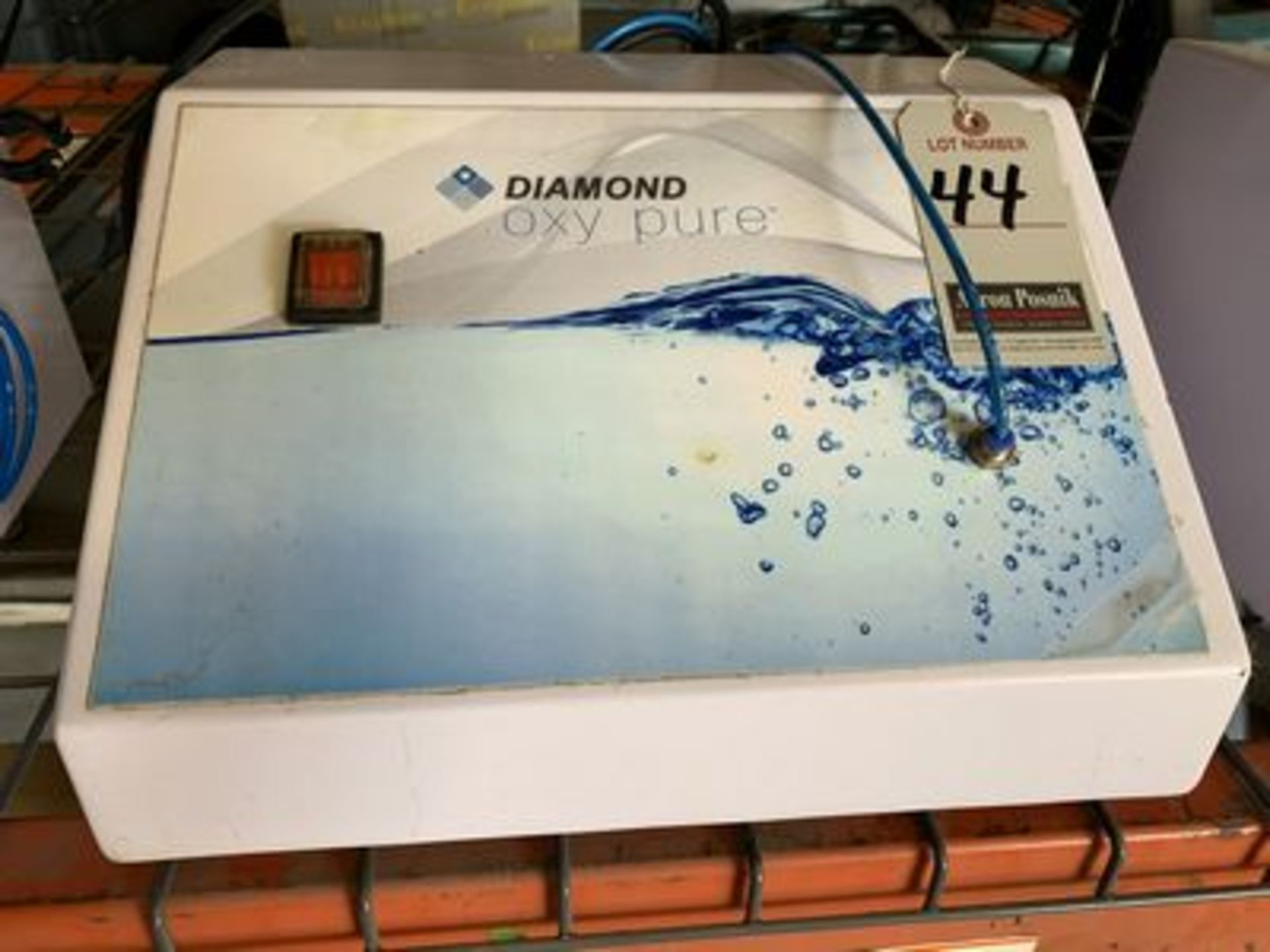 DIAMOND OXY PURE OXYGEN FACIAL MACHINE, 110V, 4-AMP, S/N DOP-2011-010-RD