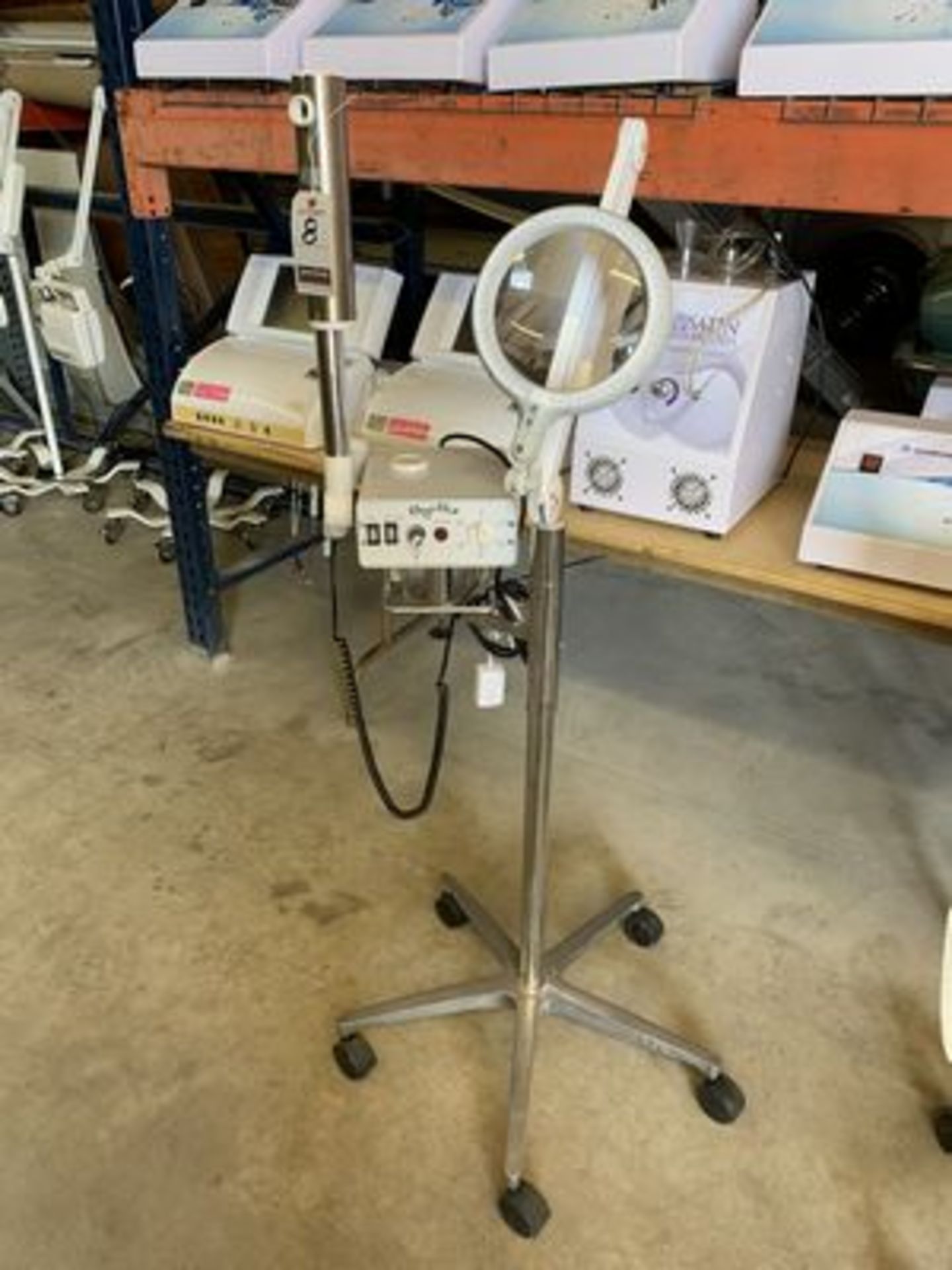 MAGIC MIST PORT. OZONE HIGH FREQUENCY STEAMER W/ 5 DIOPTER MAGNIFING LAMP, S/N 754262
