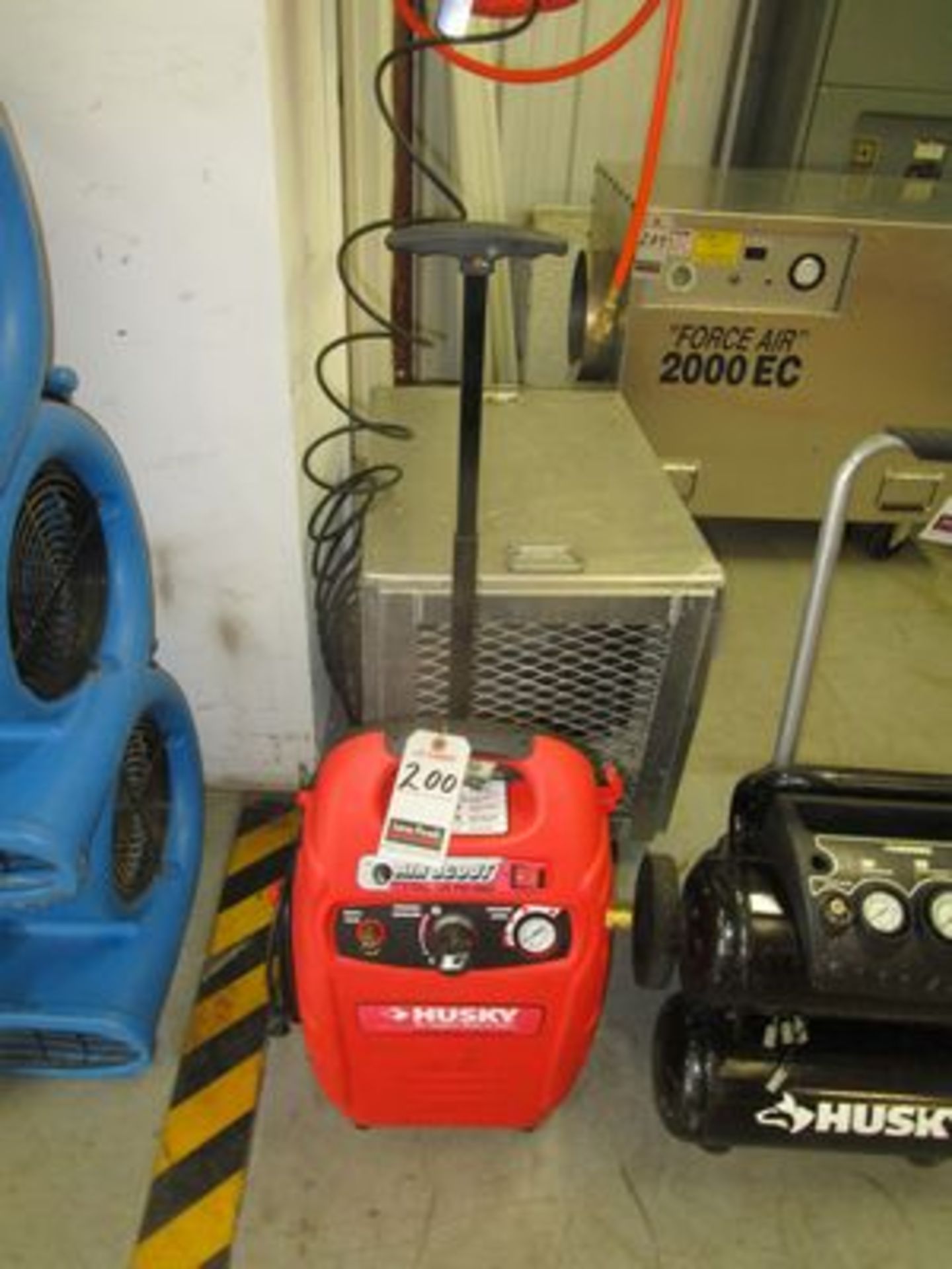 HUSKY PORT. ELECTRIC AIR SCOUT AIR COMPRESSOR, 115V, 1 PH.