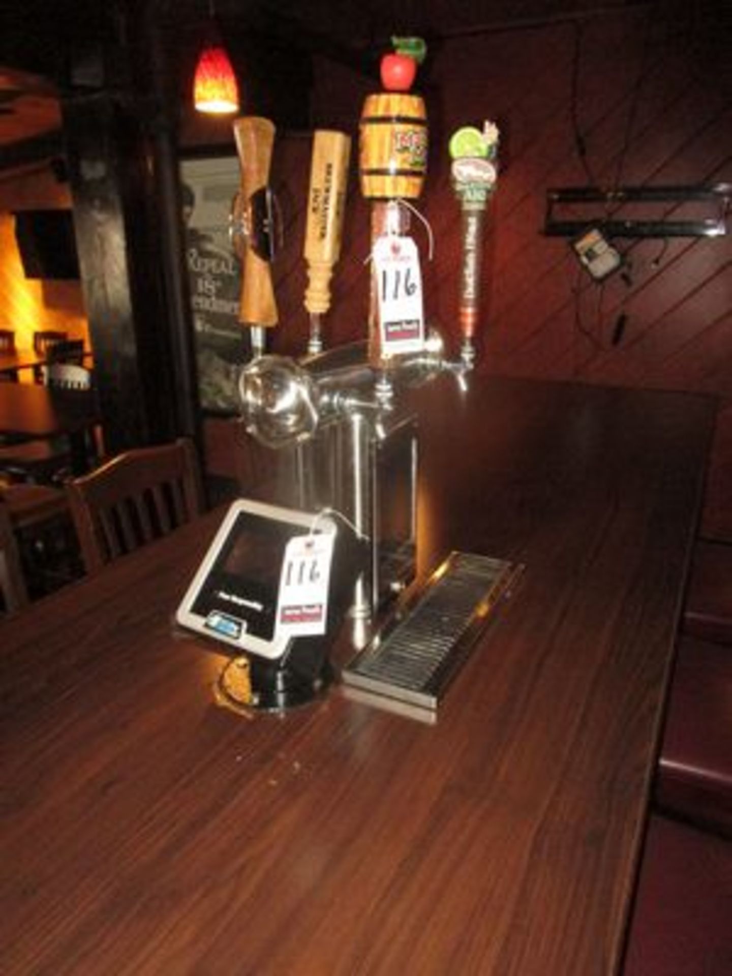 FREE STANDING 4-SPIGOT DRAFT BEER SYSTEM W/ POUR RESPONSIBLY UNIT