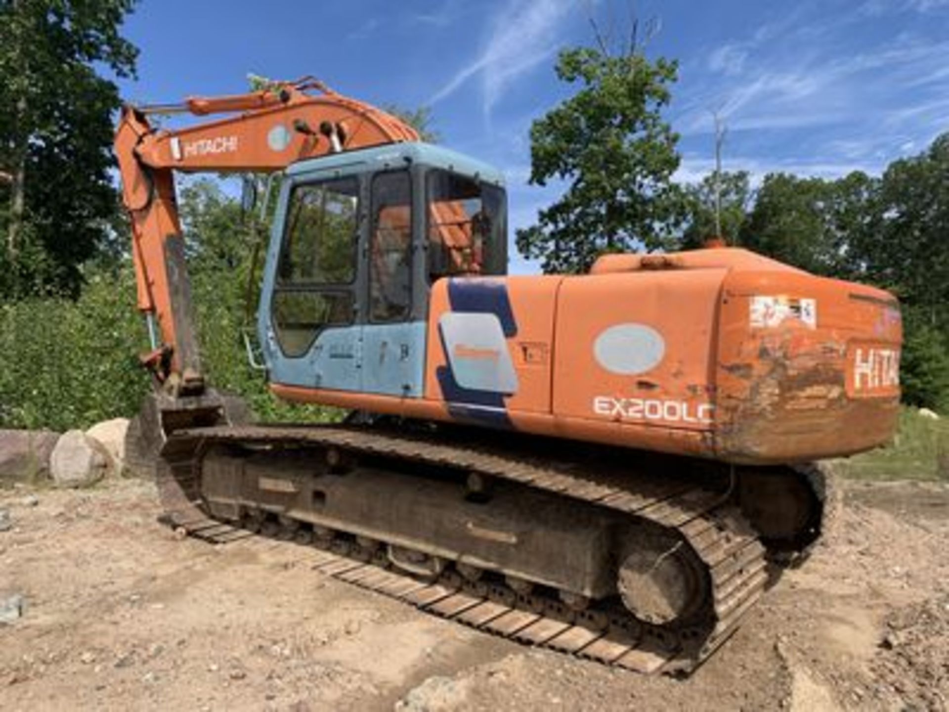 1991 HITACHI EX200LC-3 HYD. CRAWLER EXCAVATOR, ENCLOSED CAB W/ HEAT, 9' STICK, 32" TRACKS, 34"