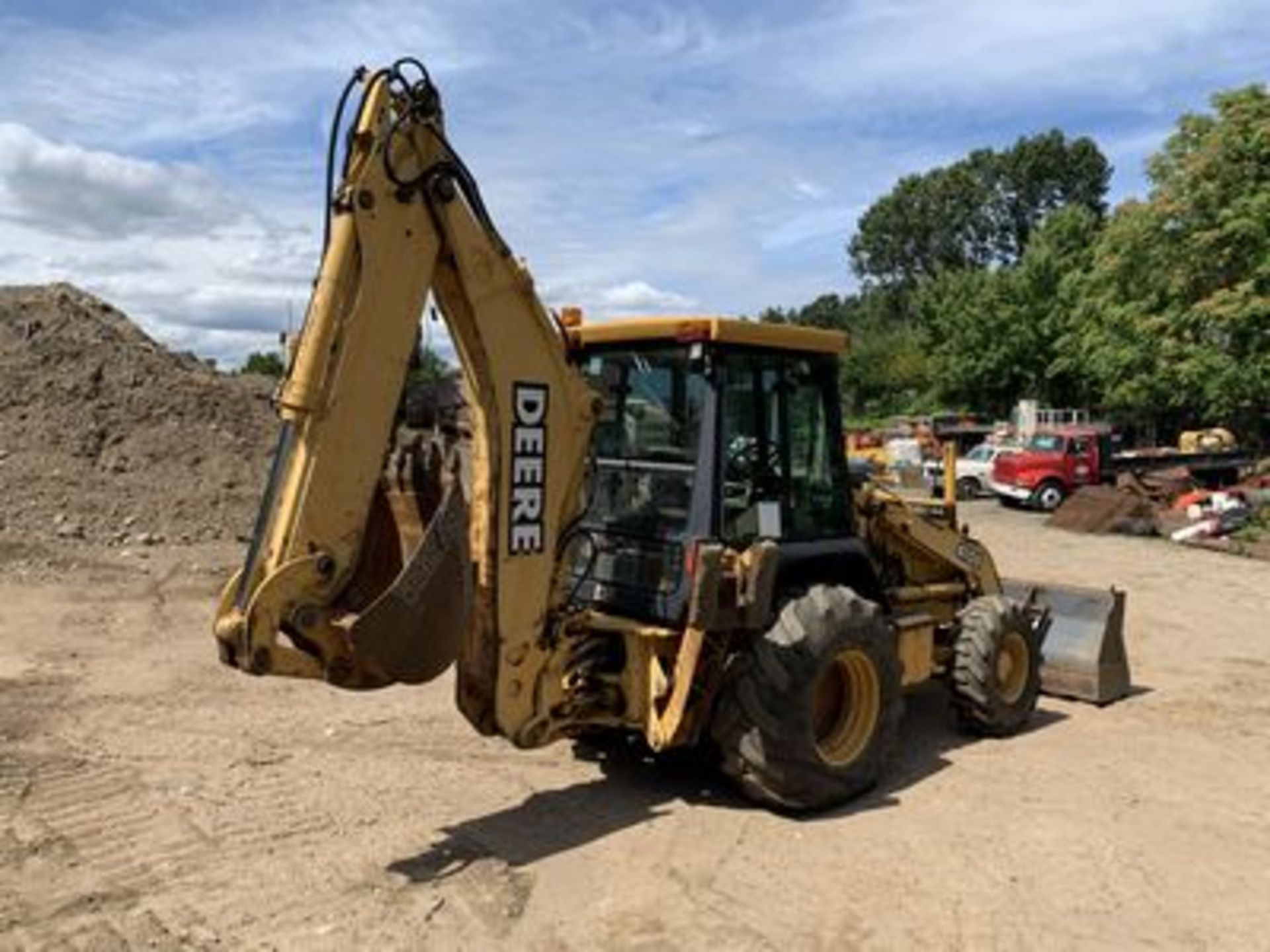 1999 JOHN DEERE 410E TURBO LOADER BACKHOE, 4X4, ENCLOSED CAB W/ HEAT & AC, 8' BUCKET, 26" DIGGING - Image 3 of 4