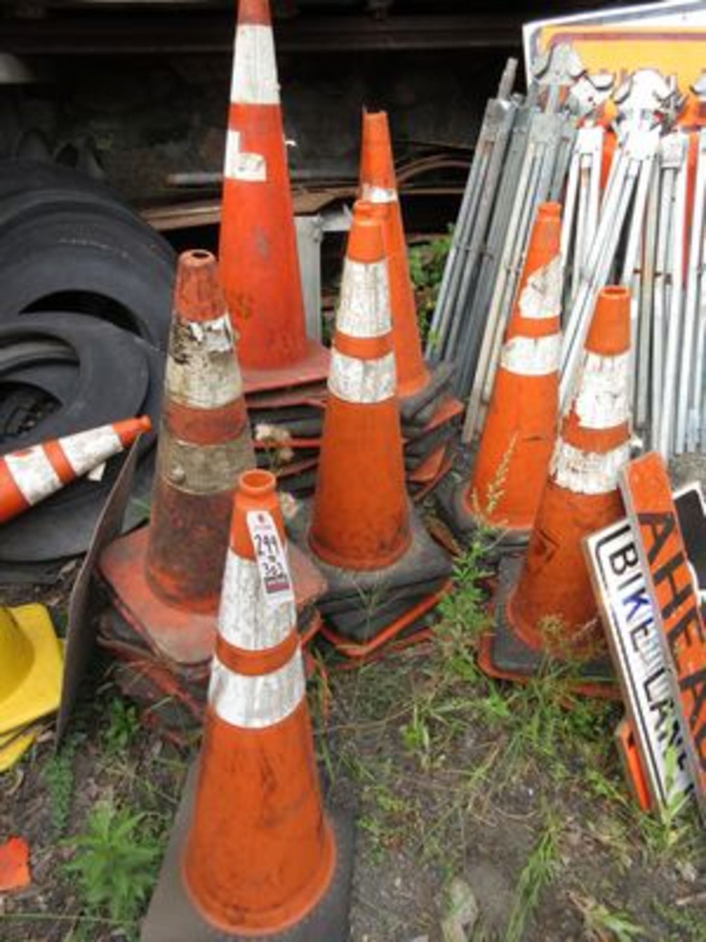 TRAFFIC SAFETY CONES