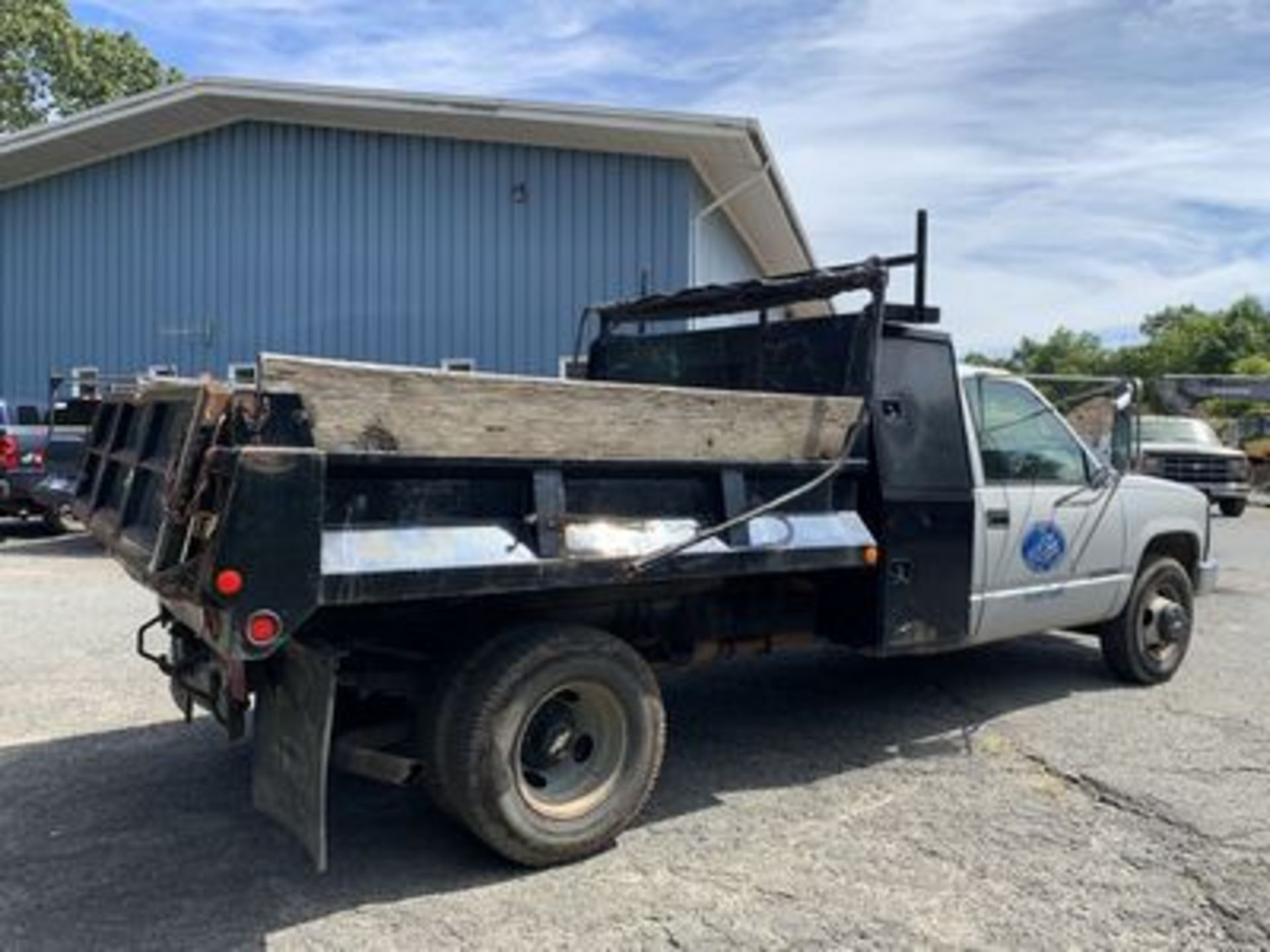 1997 CHEVY CHEYENNE DUMP TRUCK, DIESEL, AT, S/A, 8' STEEL DUMP BODY, MID-TOOLBOX, 224,896 MI., - Image 2 of 4