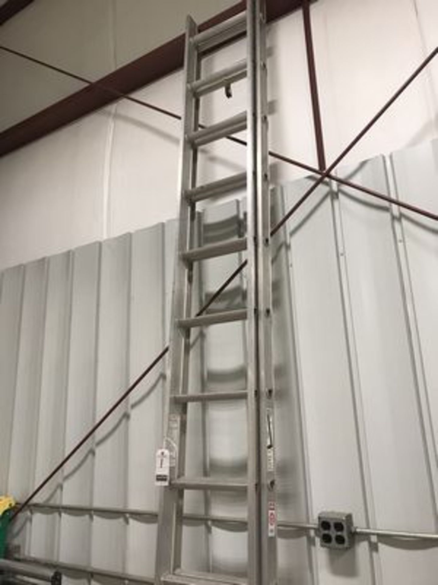 WERNER 24' ALUM. EXTENSION LADDER