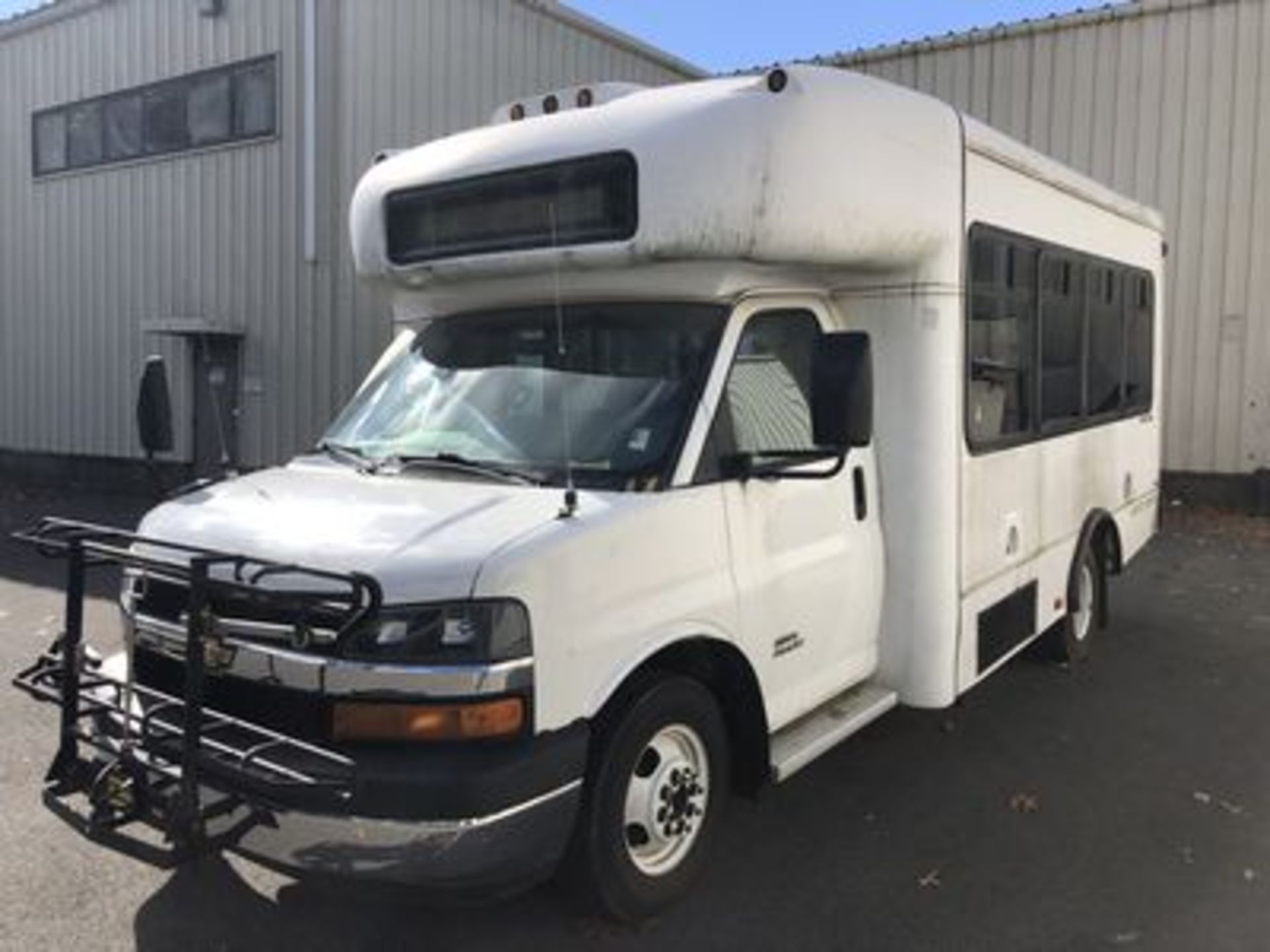 2012 CHEVROLET EXPRESS 4500 SHUTTLE BUS, 10-PASSENGER, DURAMAX DIESEL, AT, AC, VIN #