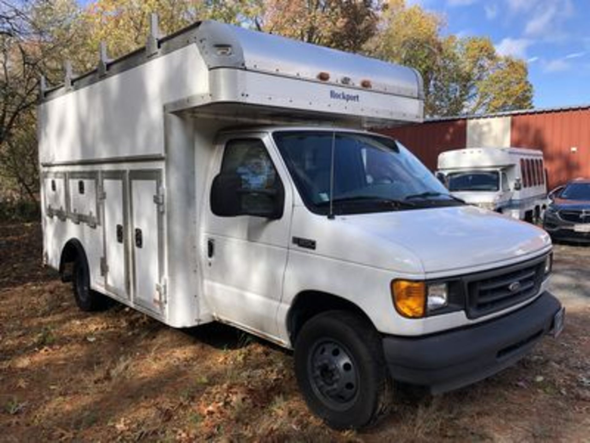 2003 FORD E350 SUPER DUTY 12' WALK-IN UTILITY TRUCK, AT, AC, 7.3L POWER STROKE DIESEL ENGINE, 12' - Image 2 of 4