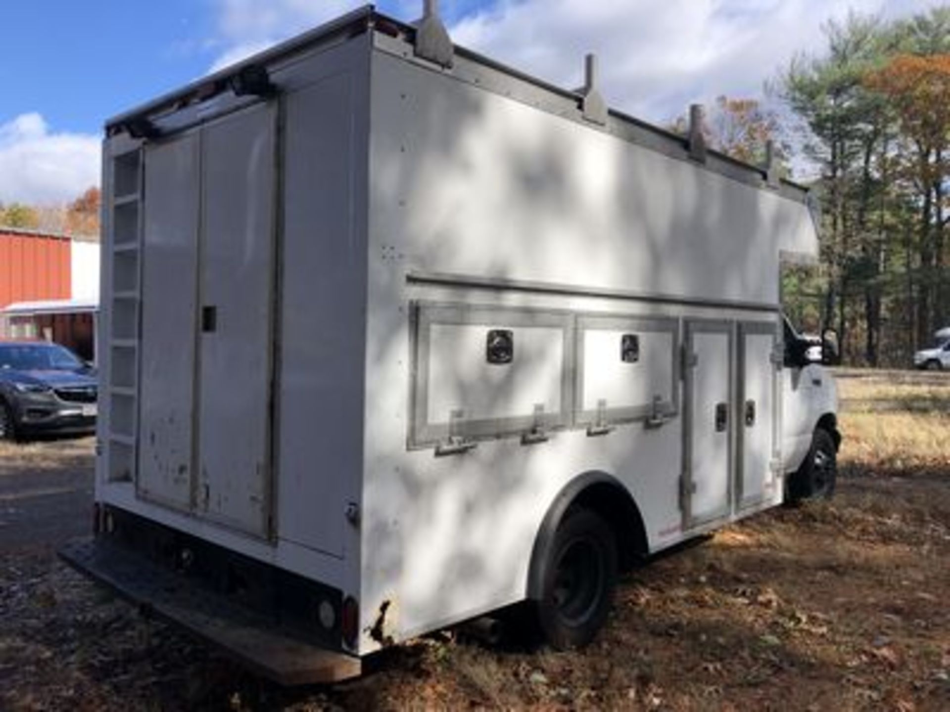 2003 FORD E350 SUPER DUTY 12' WALK-IN UTILITY TRUCK, AT, AC, 7.3L POWER STROKE DIESEL ENGINE, 12' - Image 3 of 4