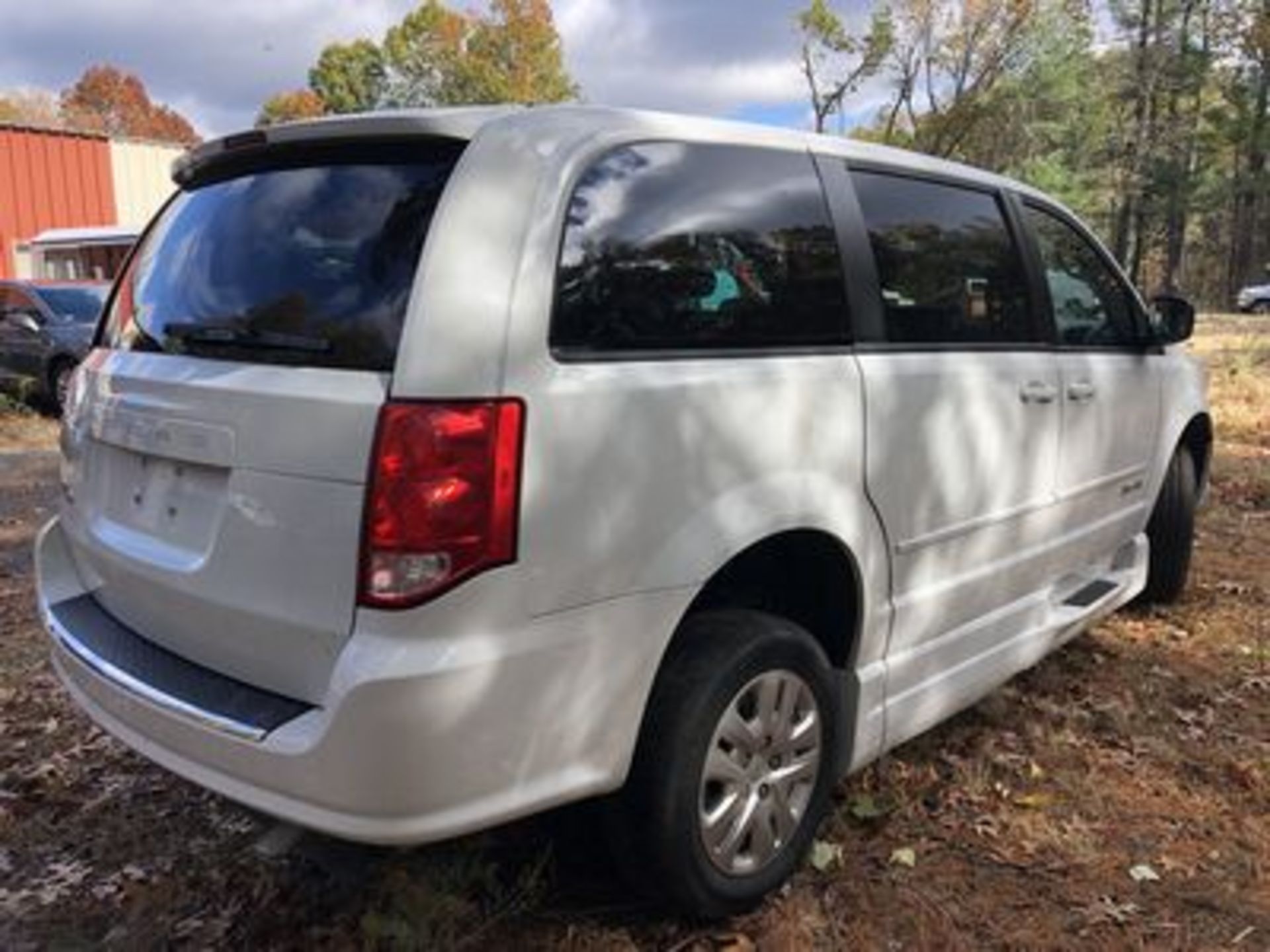 2016 DODGE GRAND CARAVAN SE, 4-DOOR ACCESSIBILITY MINIVAN, FWD, AT, AC, PW, PD, 6-SPEED FLEX FUEL, - Image 3 of 4