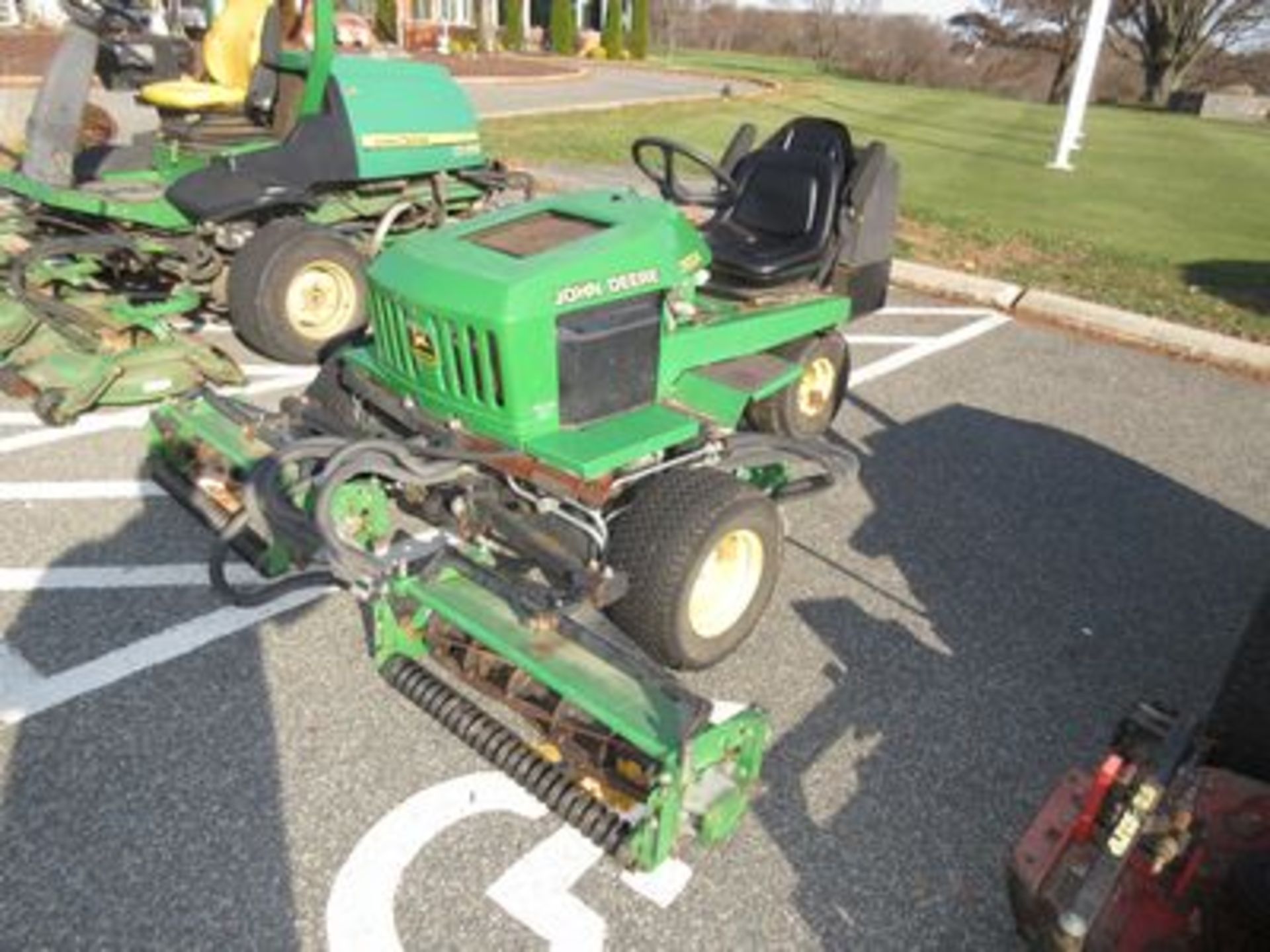 JOHN DEERE 2653A GREENS & TEES PRECISION CUT REEL MOWER, W/ (2) 30" REEL MOWER ATTACHMENTS, 19 H. - Image 2 of 2