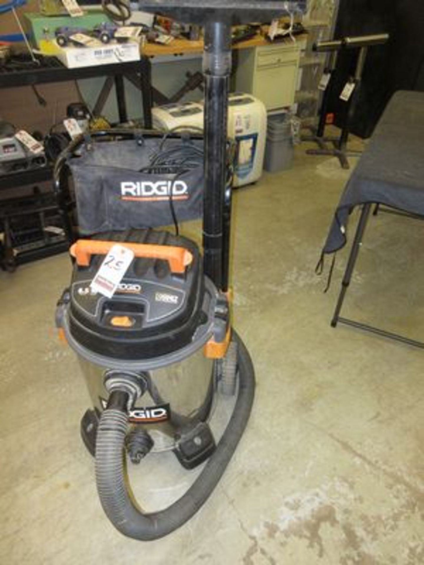 RIDGID 16-GALLON S.S. PORT. WET & DRY VAC.