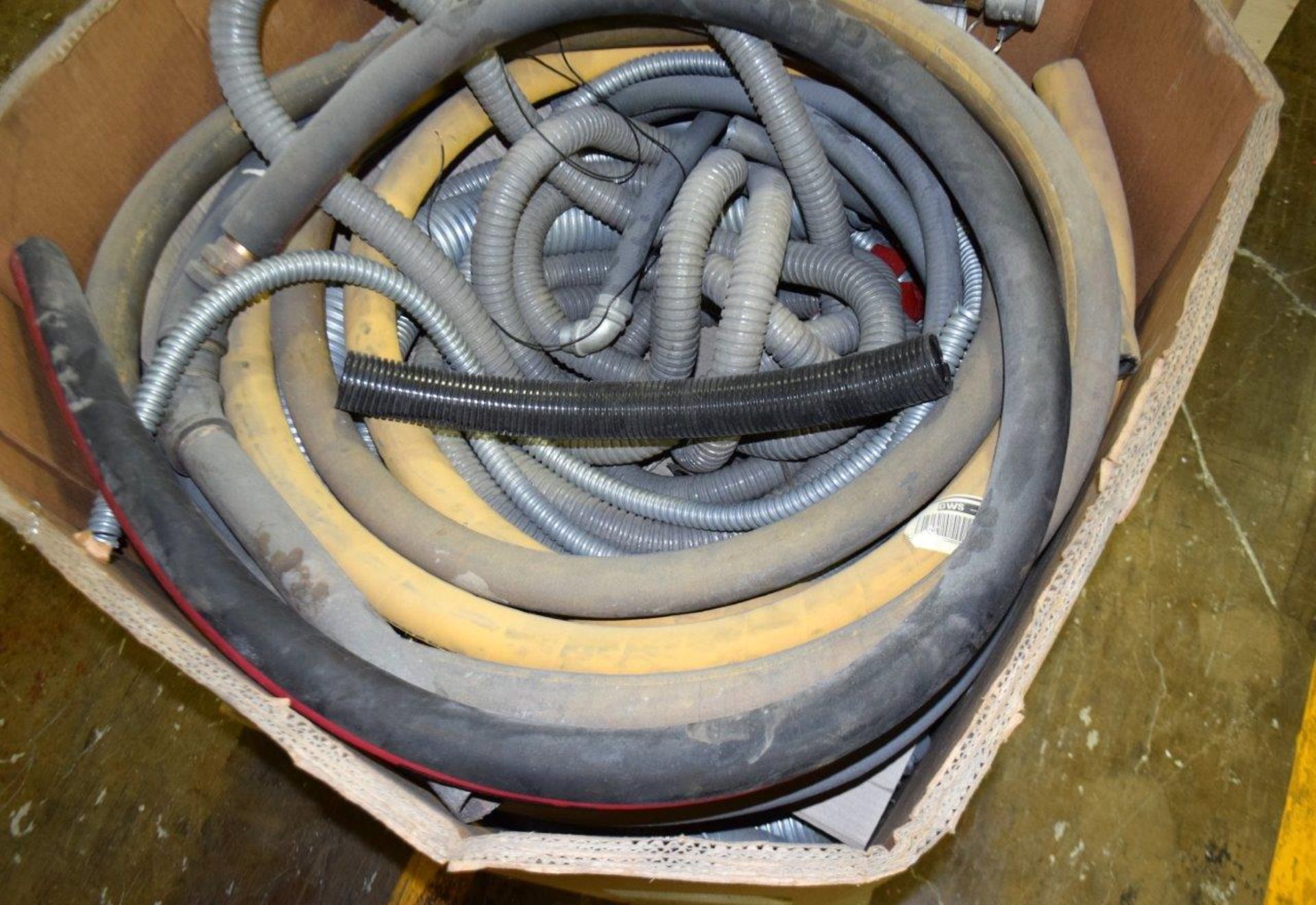 Bins and Hoses - Image 2 of 3