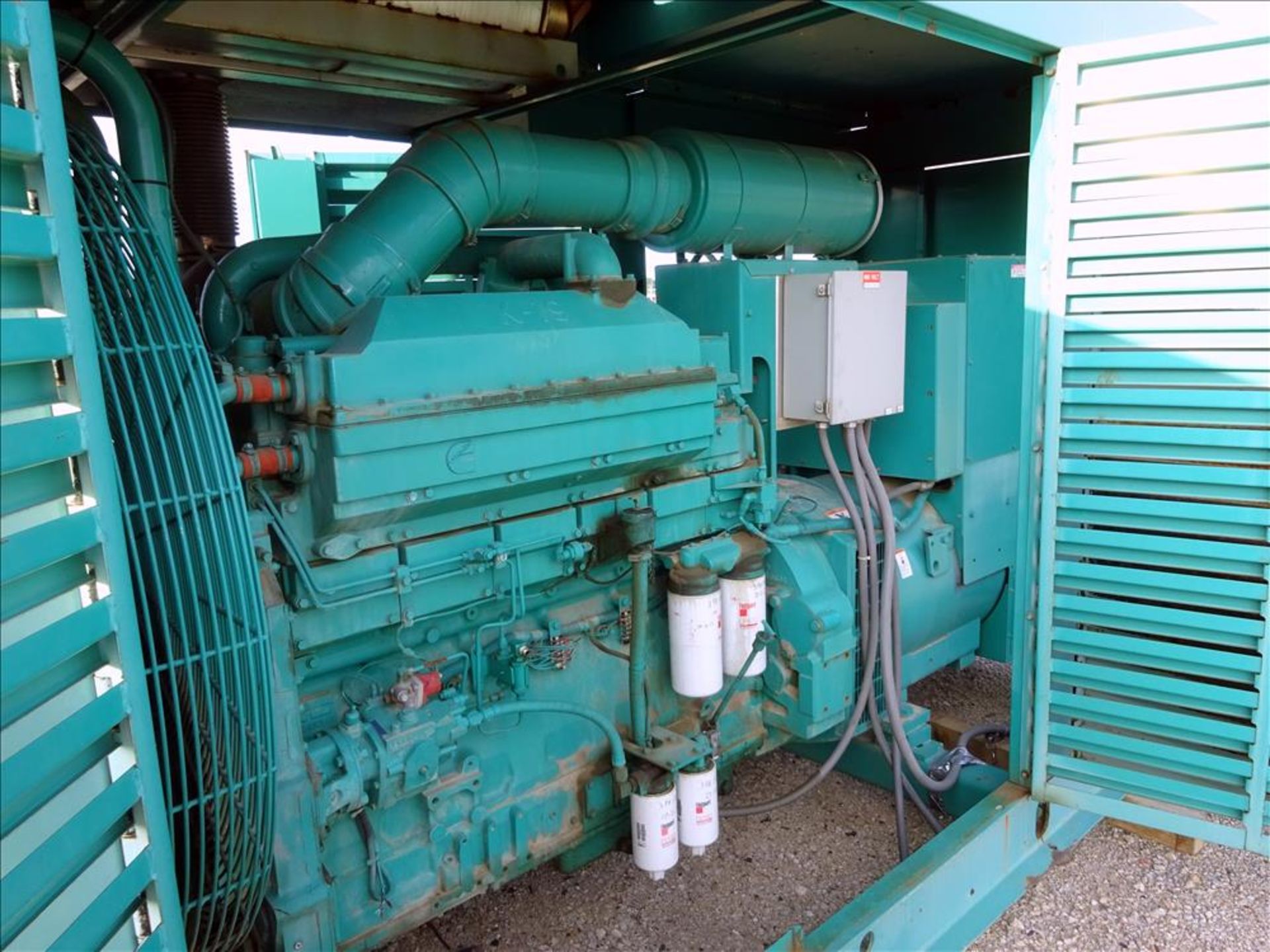 Cummins 500 kW Standby Diesel Generator Set - Image 8 of 43