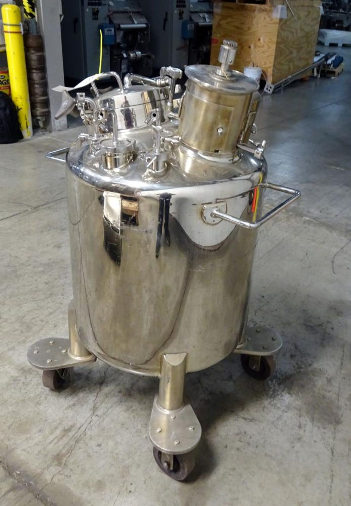Used- Lee Industries Pressure Mix Tank, 200 Liter, Model 200 LDBT - Image 2 of 10