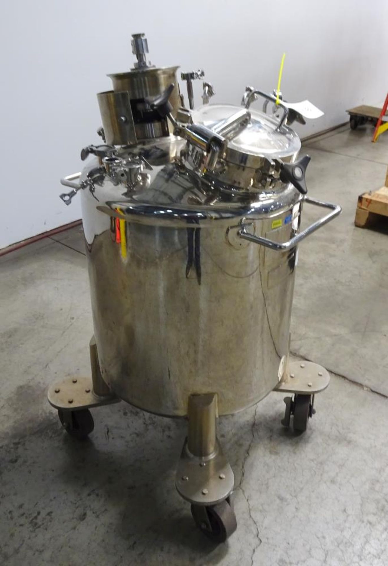 Used- Lee Industries Pressure Mix Tank, 200 Liter, Model 200 LDBT - Image 4 of 10