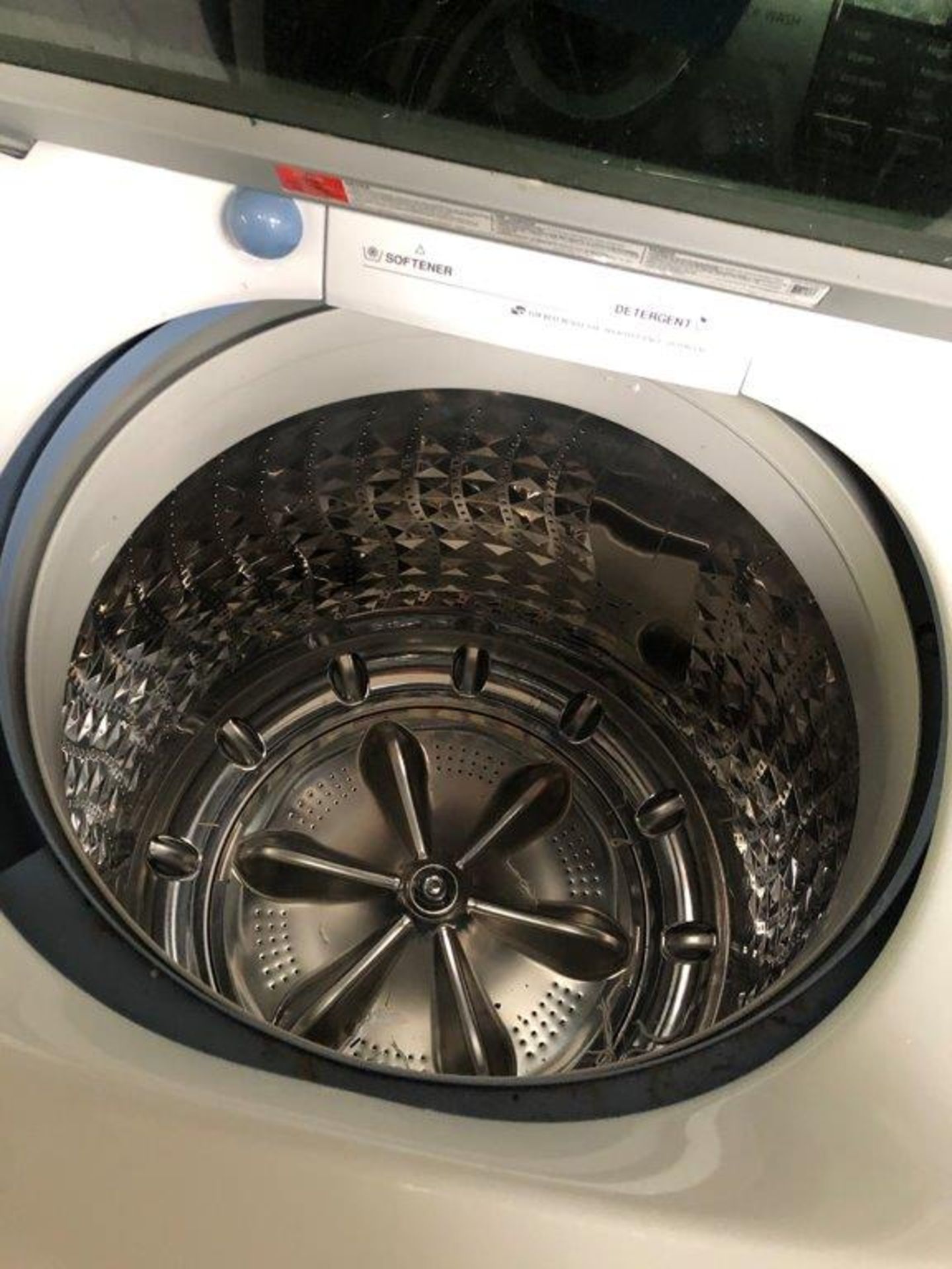 Top Load Samsung High Efficency Washing Machine - Image 4 of 5
