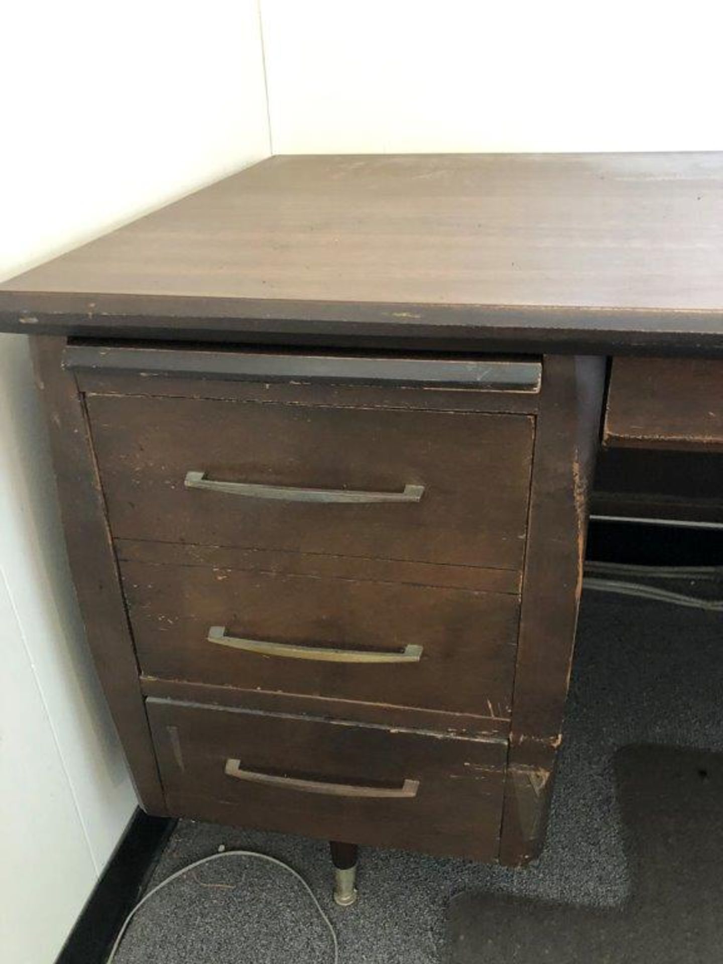 Lot of (2) Desks, Floor Mat, File Cabinet & Stereo Reciever W/Speaker - Image 6 of 9